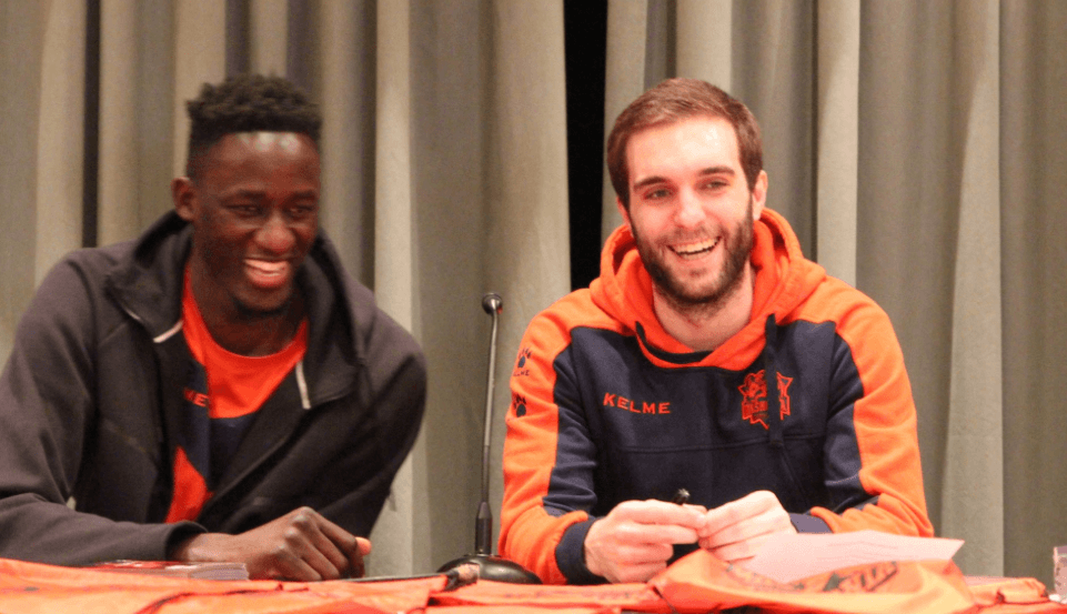 BASKONIA | Visita de Ilimane Diop e Ivan Martinez